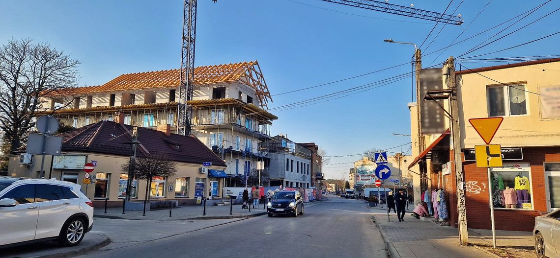 Dom Uniwersalny w centrum nabrał kształtów [FOTO]