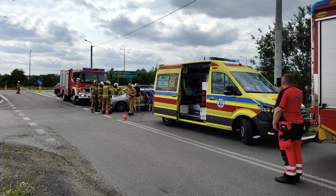 Dwa poważne zdarzenia i dogaszanie pożaru. Intensywny dzień służb w powiecie otwockim
