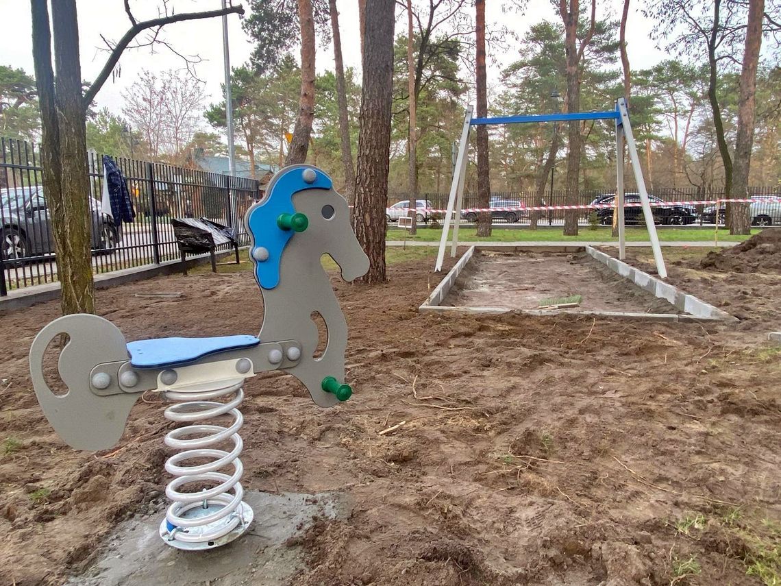 „Dwunastka” będzie miała nowiutki plac zabaw dla dzieci „Dwunastka” będzie miała nowiutki plac zabaw dla dzieci