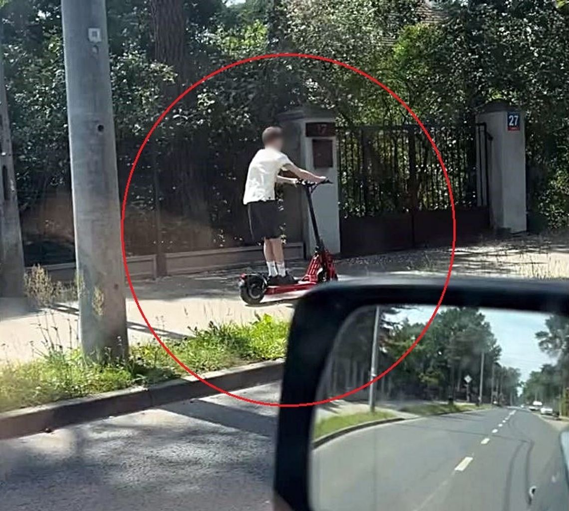 Dziecko na hulajnodze elektrycznej pędziło 50 km/h! [FILM]