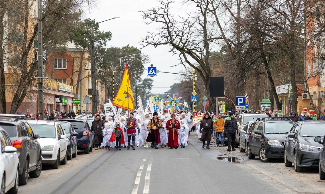 [FOTO] Widowiskowy Orszak Trzech Króli w Otwocku