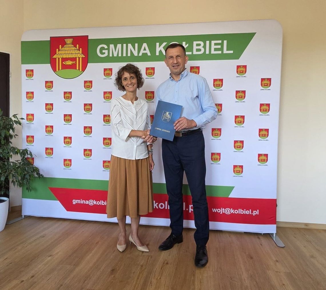 Gminna Biblioteka Publiczna w Kołbieli ma nową dyrektorkę Gminna Biblioteka Publiczna w Kołbieli ma nową dyrektorkę