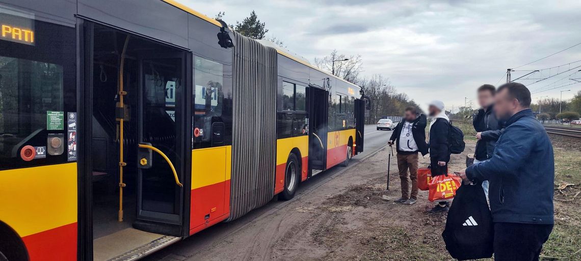 Jeden spłonął, drugi dymił w trasie. Problemy z miejskimi autobusami