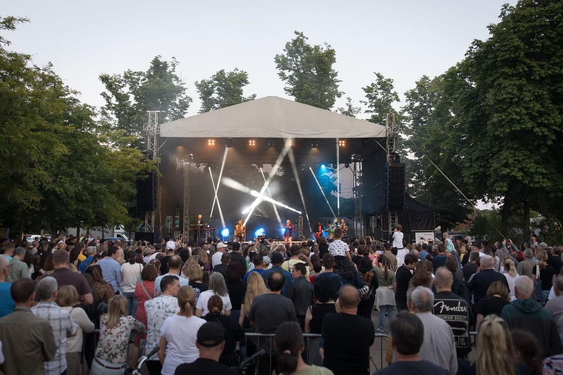 Józefów powitał lato w rytm Elektrycznych Gitar!