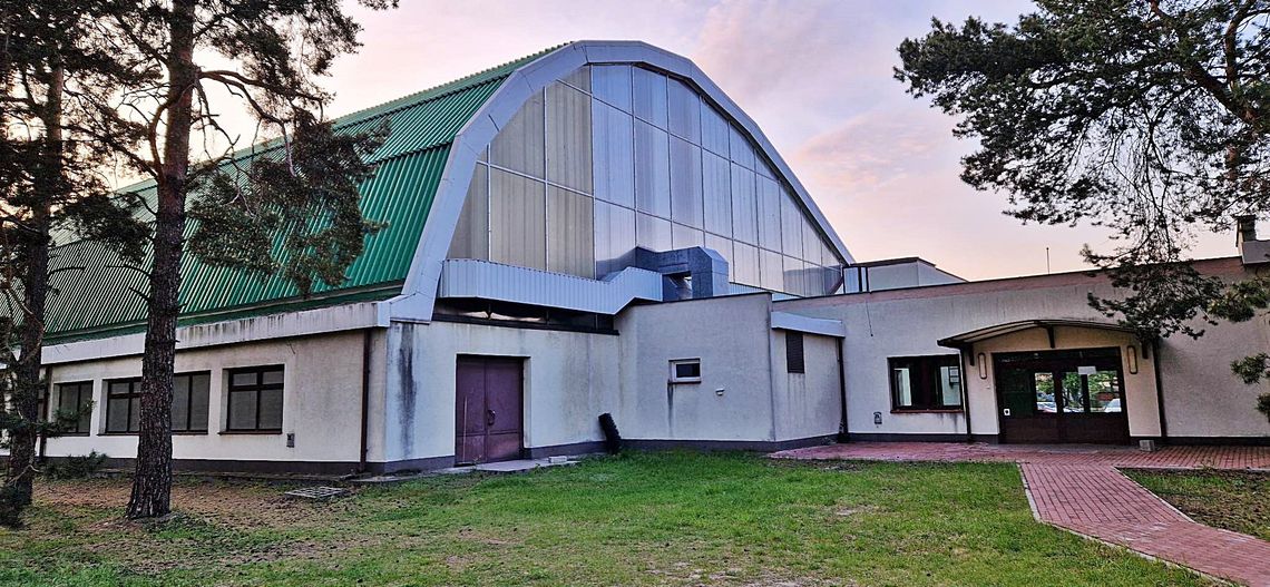 Karczew wyremontuje szatnie przy hali sportowej CKiS