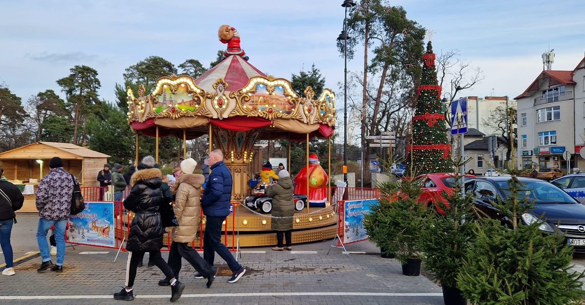 Karuzela, smakołyki i 40 stoisk. Tak zapowiada się świąteczny jarmark w Otwocku Karuzela, smakołyki i 40 stoisk. Tak zapowiada się świąteczny jarmark w Otwocku