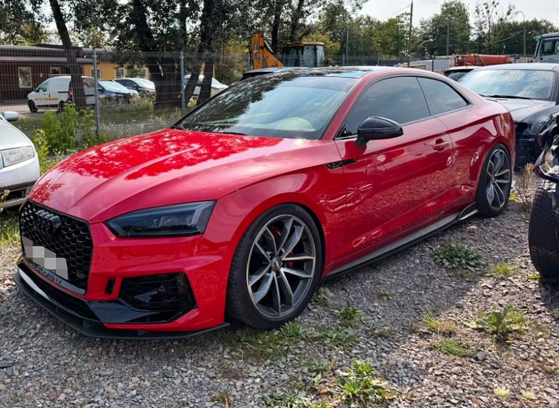 Kierowca sportowego audi chciał pofikać na drodze. Trafił na nie tych, co trzeba Kierowca sportowego audi chciał pofikać na drodze. Trafił na nie tych, co trzeba