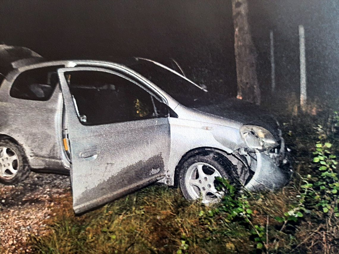 Kolizja w Otwocku i śpiący „pasażer” w rozbitej toyocie