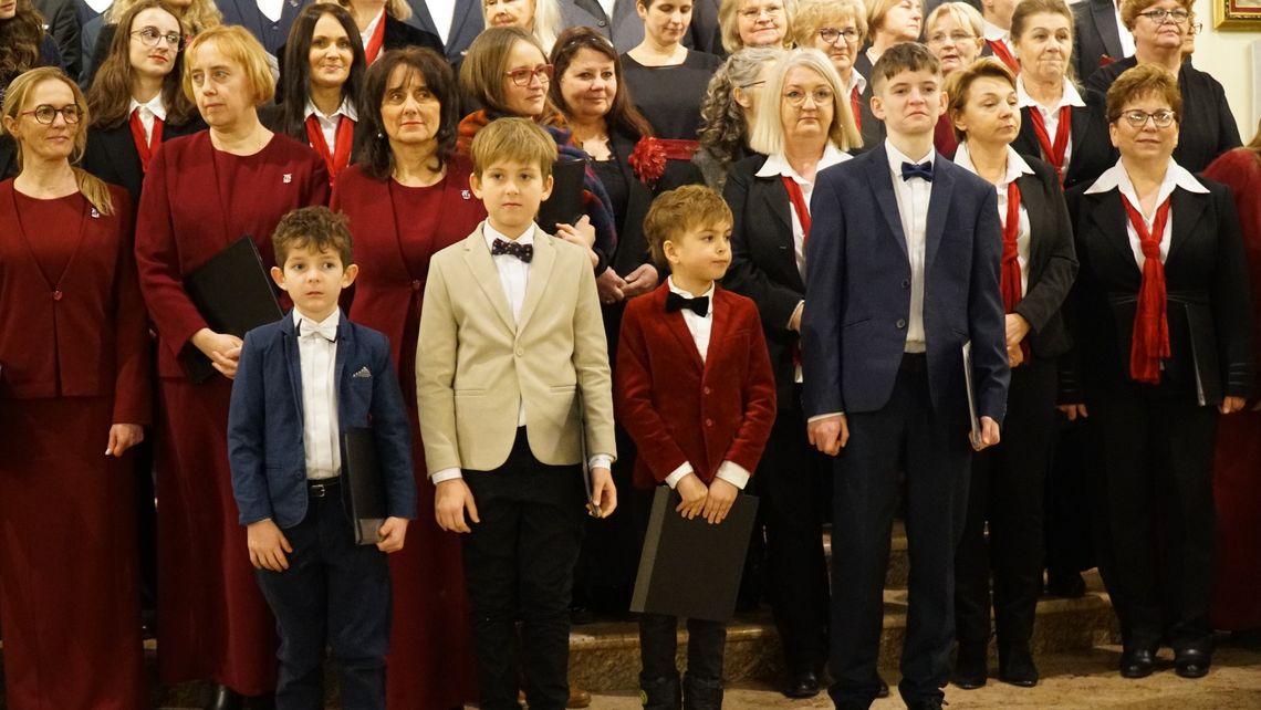 Koncert chórów z Otwocka, Karczewa i Wiązowny [FOTO]