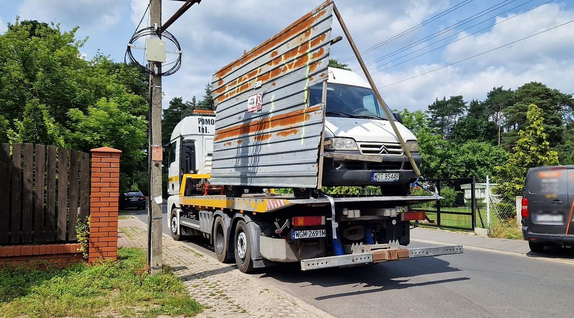 Wojna o drogę. Czy to koniec koszmaru osiedla na Kolorowej? [FOTO]