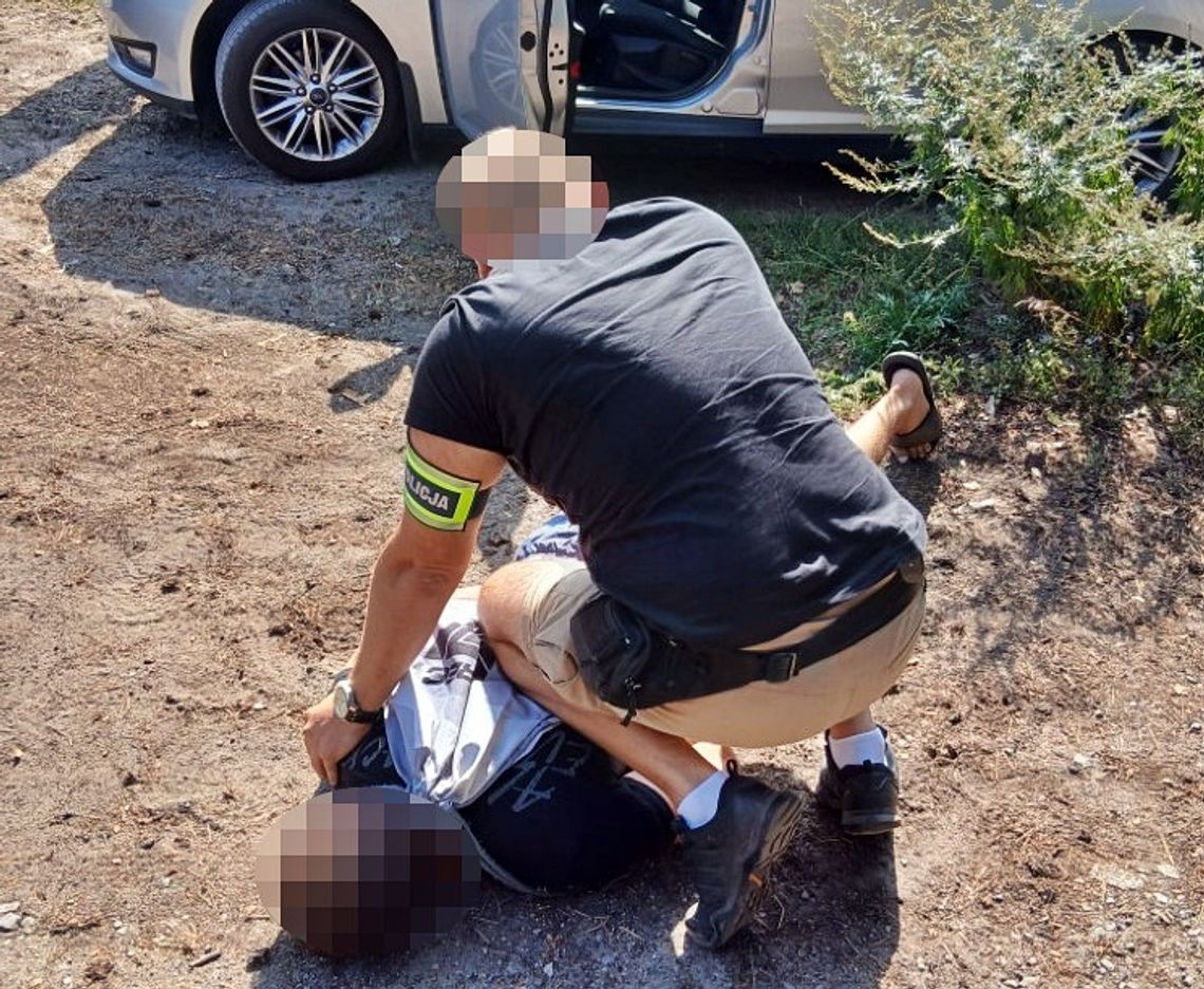 Kryminalni mieli go na oku. Nalot na magazyn narkotyków w Otwocku