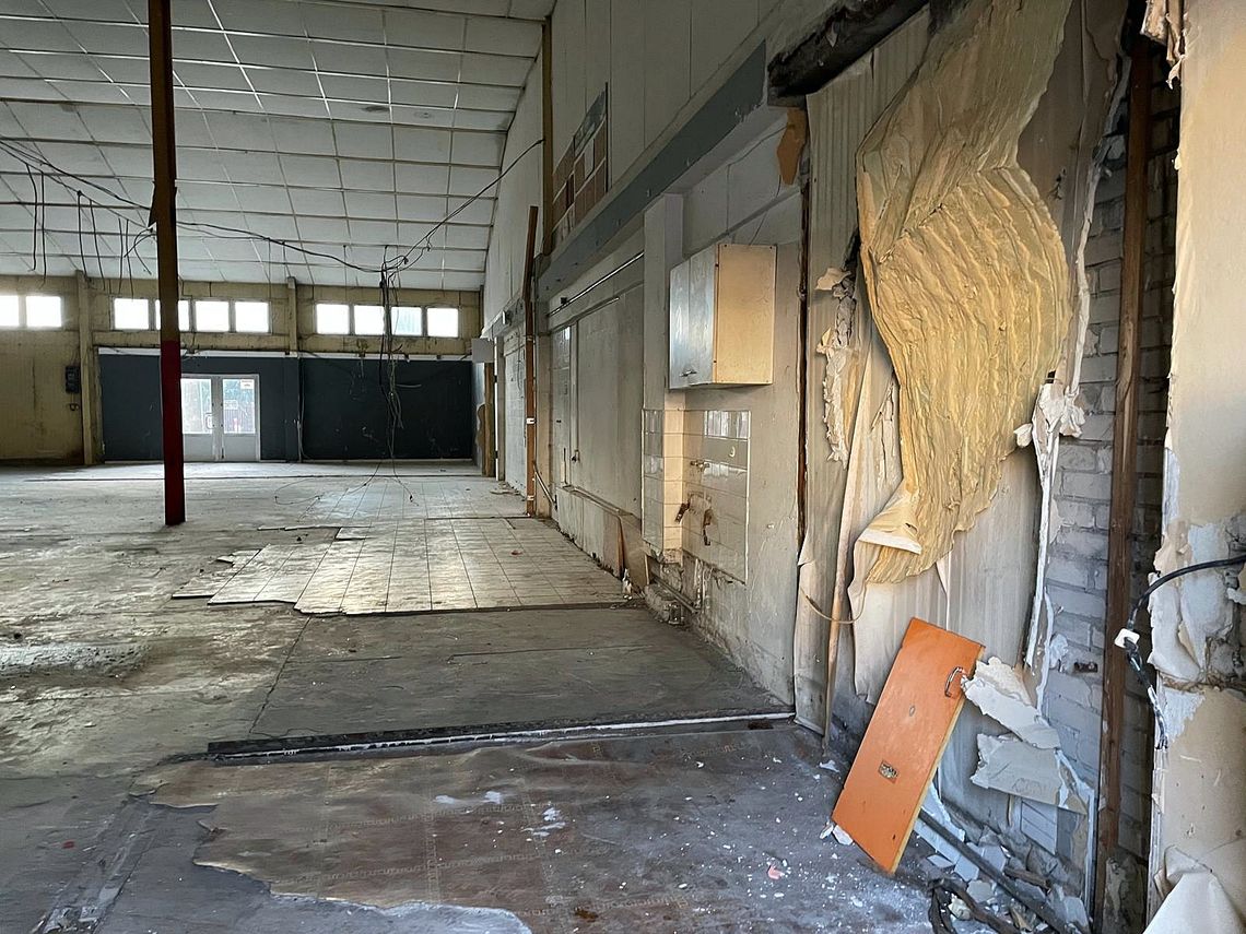 Kupcy zostaną na lodzie? Co dalej z halą targową i budową nowego obiektu w centrum Otwocka? [FOTO]