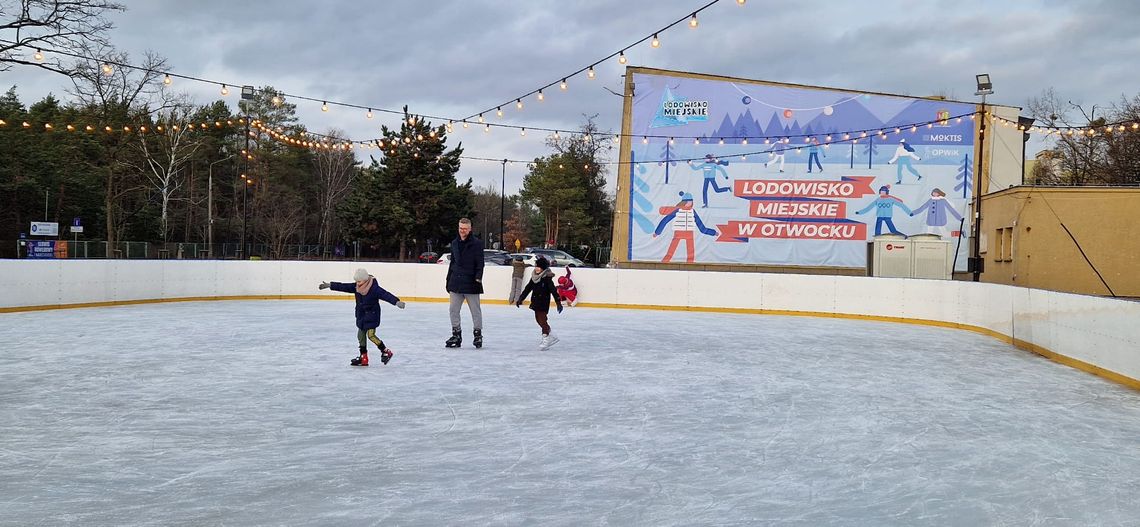 Lodowisko w Otwocku już gotowe. Otwarcie tuż przed Mikołajkami