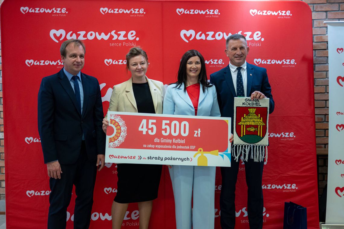 Mazowsze wspiera OSP. 45,5 tys. zł na wyposażenie strażaków z gminy Kołbiel Mazowsze wspiera OSP. 45,5 tys. zł na wyposażenie strażaków z gminy Kołbiel