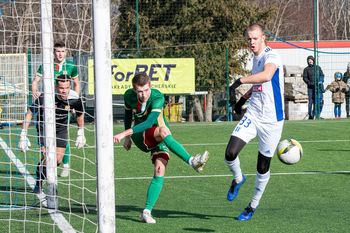 Mazur Karczew wygrywa na inaugurację