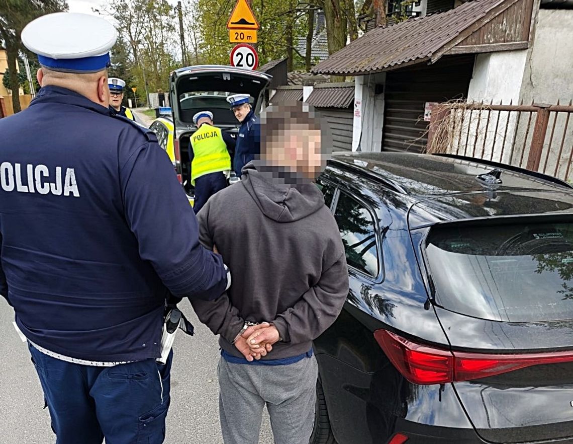 Miał dożywotni zakaz, a jeździł codziennie. Prokuratura chciała aresztu, sąd był łaskawszy