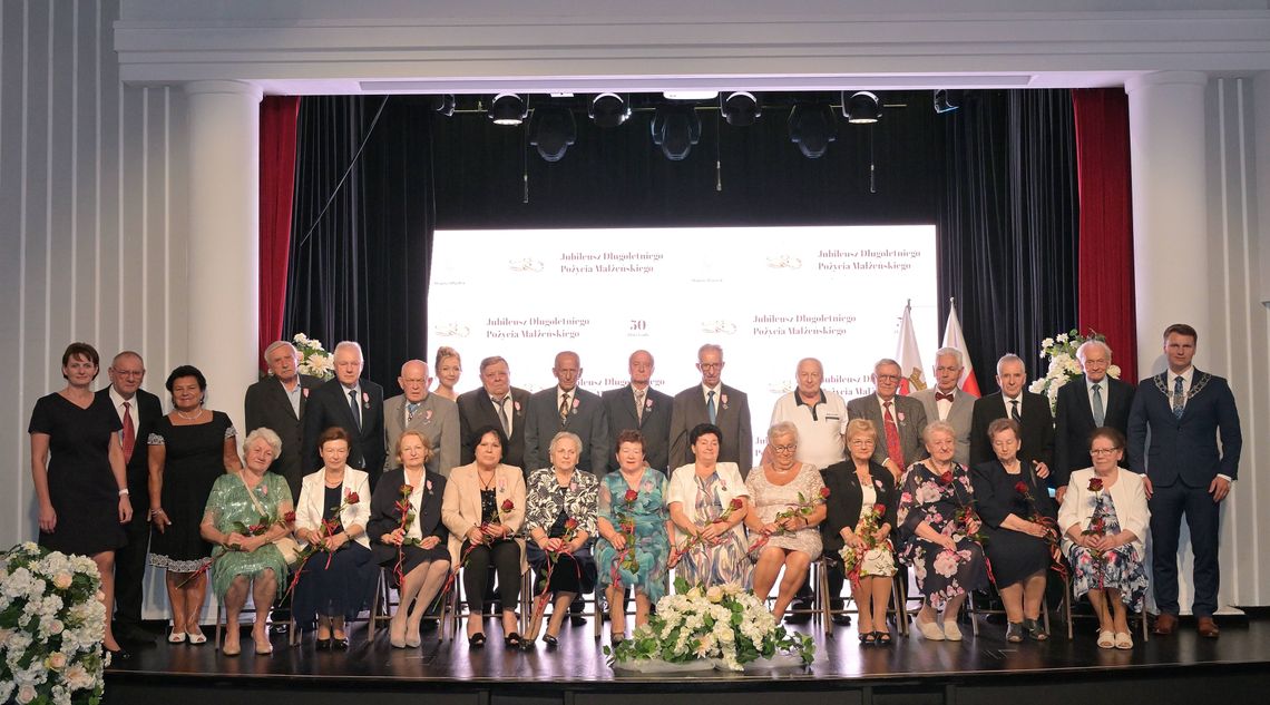 Miłość, która przetrwała dekady! Złote, diamentowe i kamienne gody w Otwocku