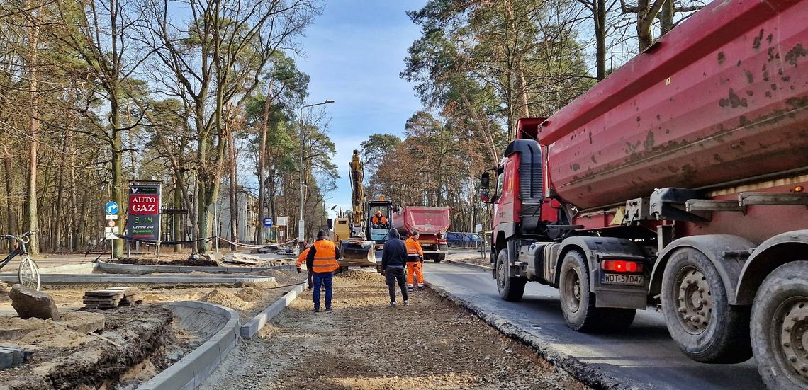 Modernizacja ul. Kołłątaja w kierunku Warszawy. Kiedy zakończenie prac? [FOTO]