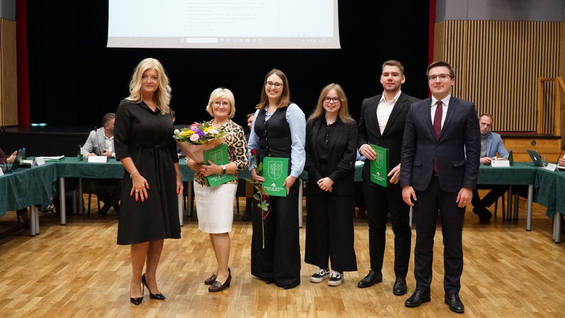 Nagrodzono najlepszych uczniów szkół ponadpodstawowych! [FOTO]