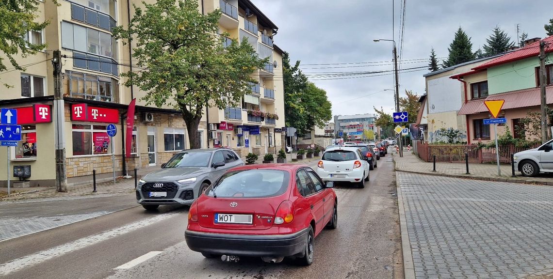 Napad na sklep jubilerski w Otwocku. Policja szuka sprawców