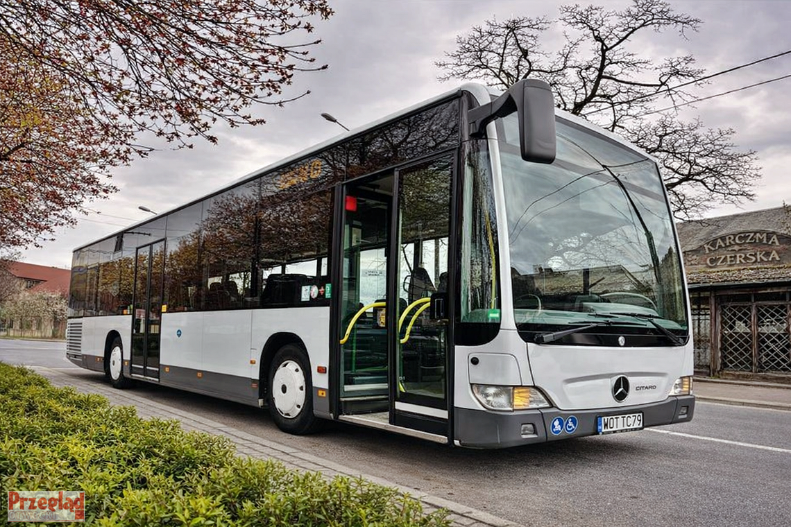 Nowa linia autobusowa z Józefowa do Warszawy. Kto pojedzie za darmo? Mamy rozkład Nowa linia autobusowa z Józefowa do Warszawy. Kto pojedzie za darmo? Mamy rozkład