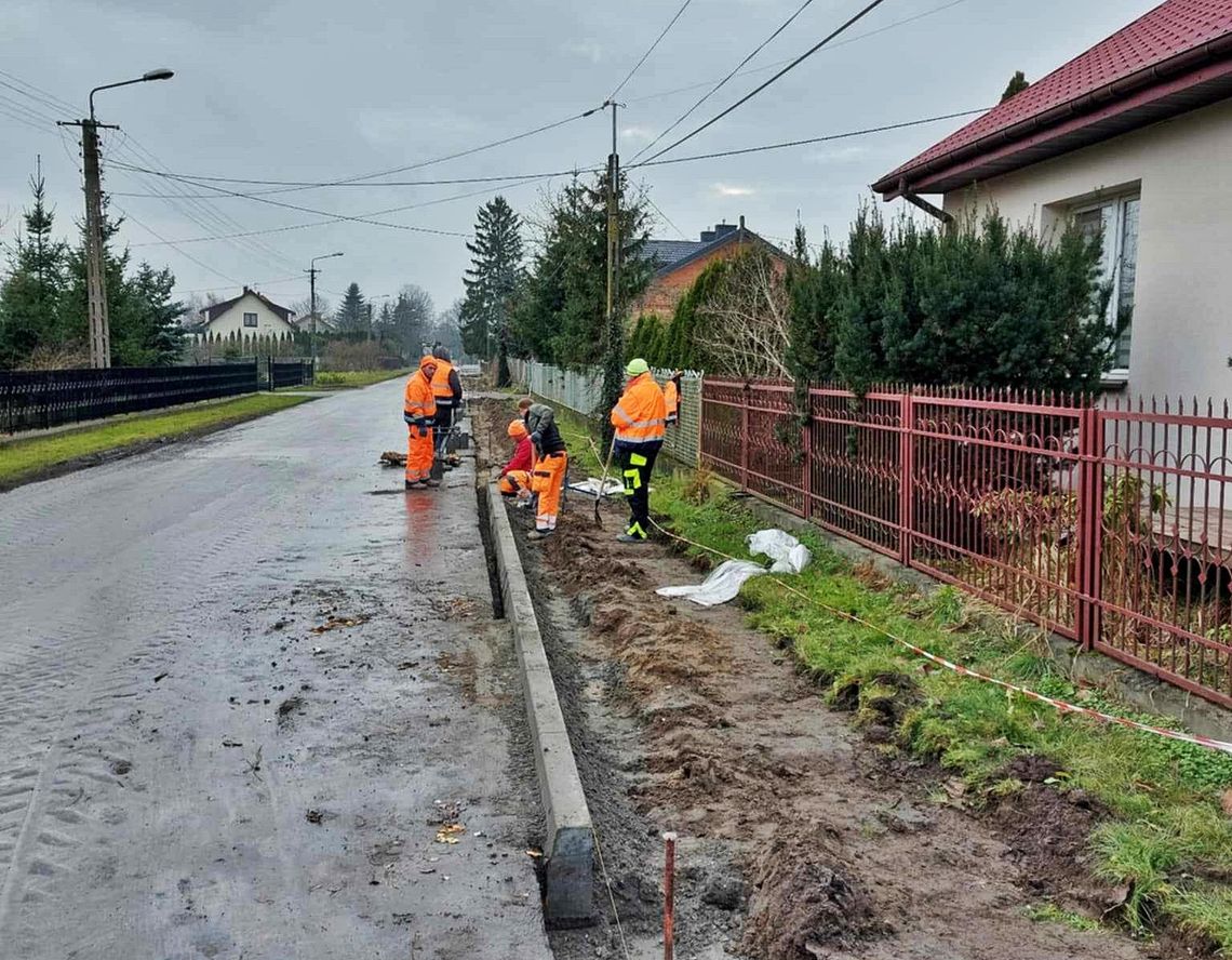 Dwie inwestycje drogowe w gminie Wiązowna za ponad 1,6 mln zł. Kto je zrealizuje?