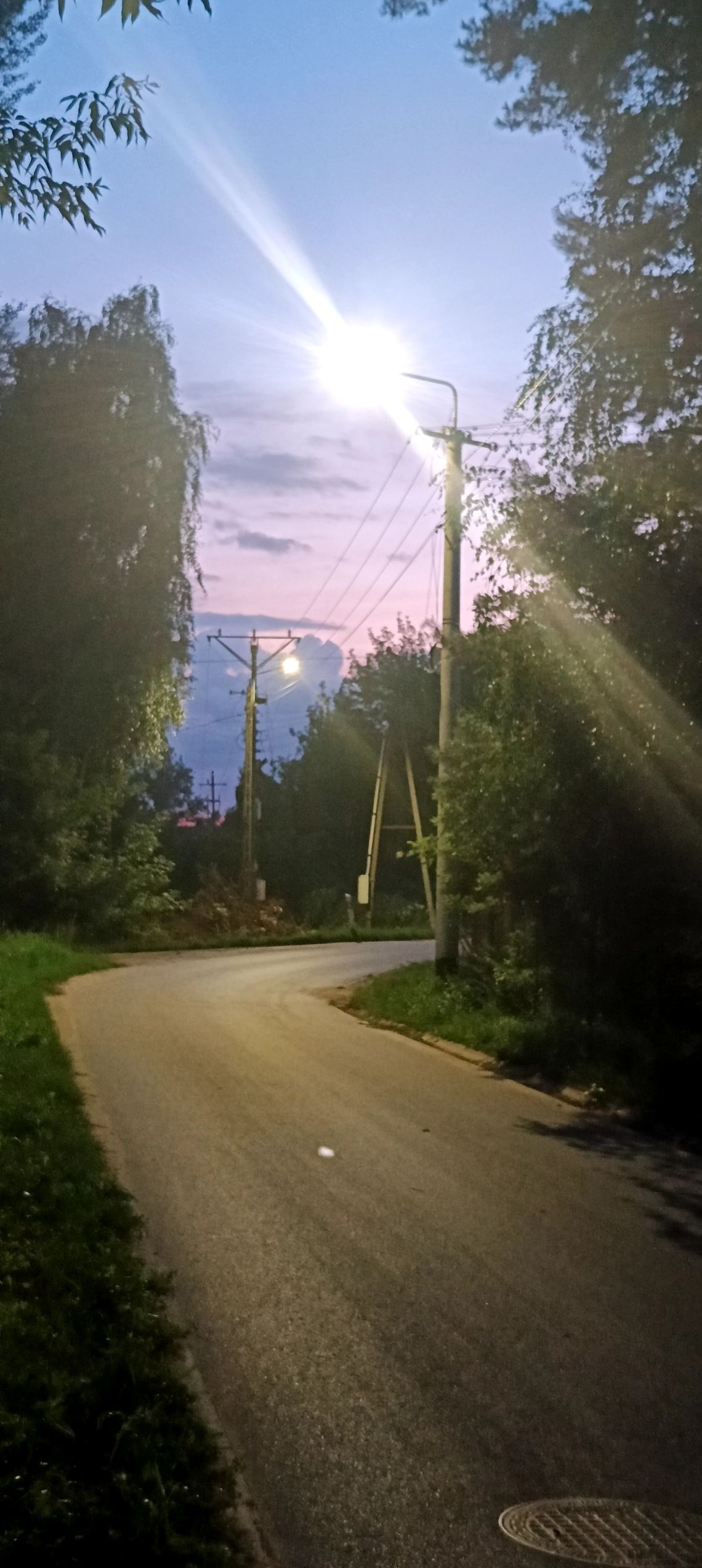 Nowe lampy w Sobieniach-Jeziorach – oszczędniej i jaśniej