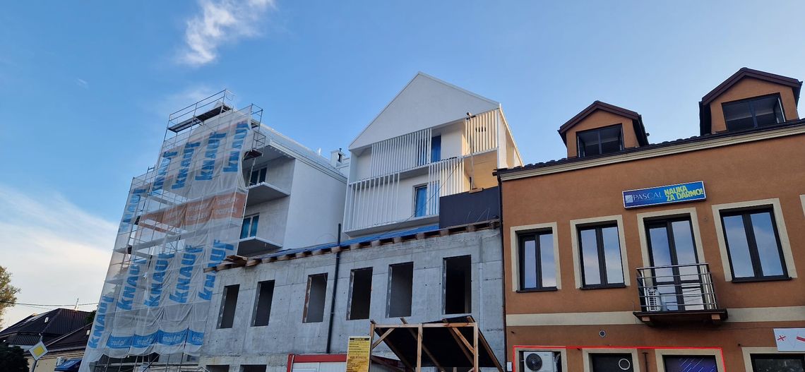 Nowy Dom Uniwersalny – nowoczesna wizytówka miasta czy architektoniczny kicz?