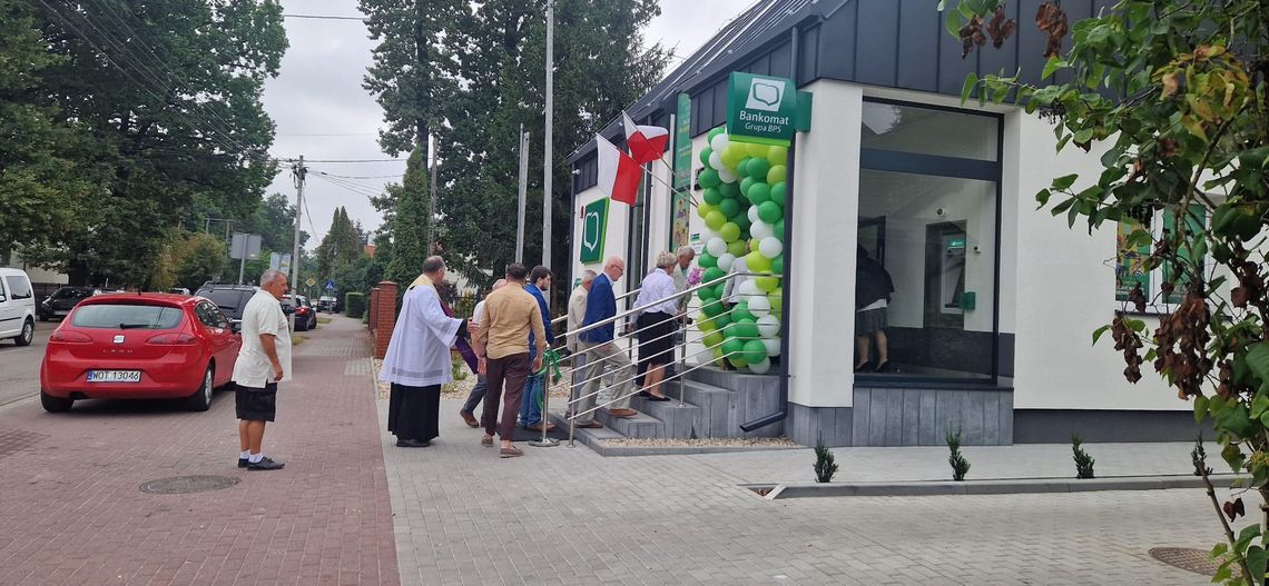 Nowy oddział Banku Spółdzielczego w Celestynowie jest już otwarty Nowy oddział Banku Spółdzielczego w Celestynowie jest już otwarty