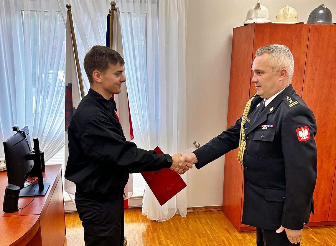Nowy strażak w szeregach PSP Otwock! Uroczyste ślubowanie Tomasza Trzeciaka