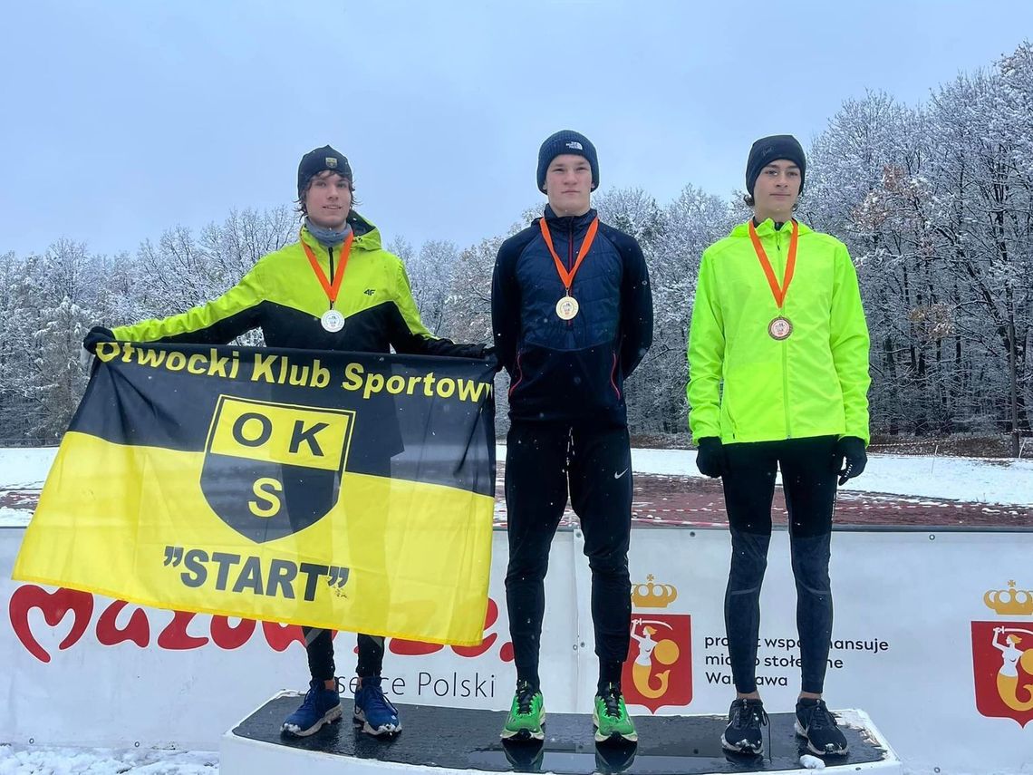 OKS Start Otwock na podium. Nie przeszkodziła śnieżna aura