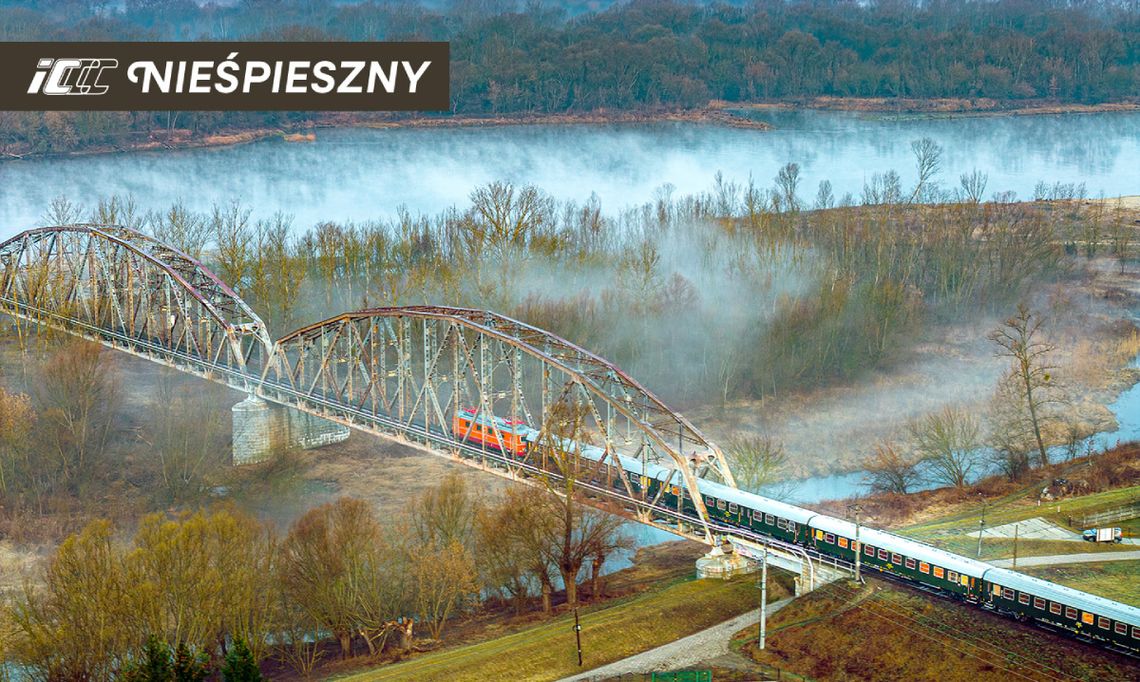 Pendolino to przeszłość? Na tory wyjechał retro pociąg "Nieśpieszny"