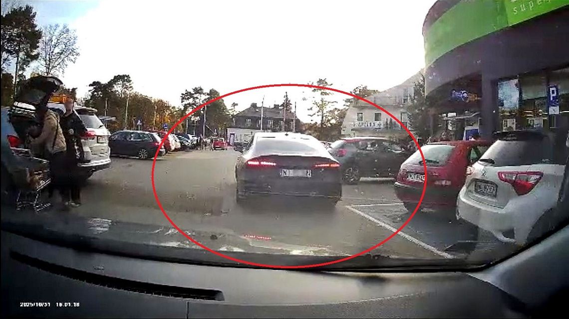 Pirat z audi spod marketu! Pirat z audi spod marketu!