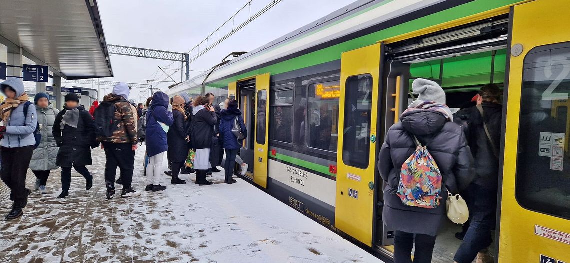 Pociągi SKM i KM opóźnione. Awaria na trasie Otwock – Warszawa