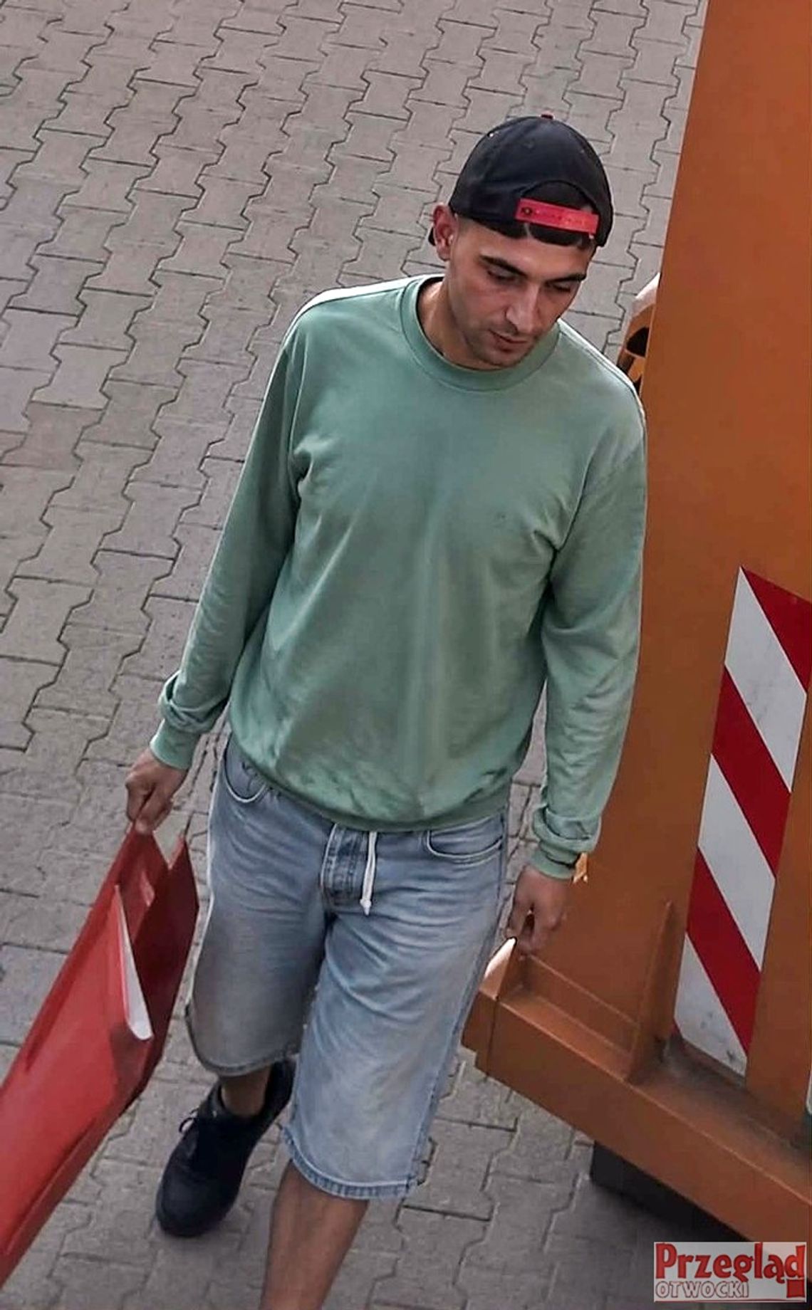 Policja poszukuje tego mężczyzny. Rozpoznajesz go?