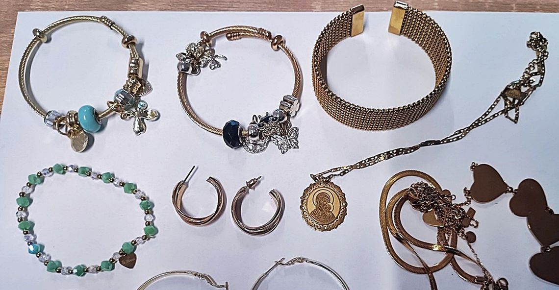 Policja poszukuje właścicieli biżuterii. Publikujemy ponad 100 zdjęć Policja poszukuje właścicieli biżuterii. Publikujemy ponad 100 zdjęć