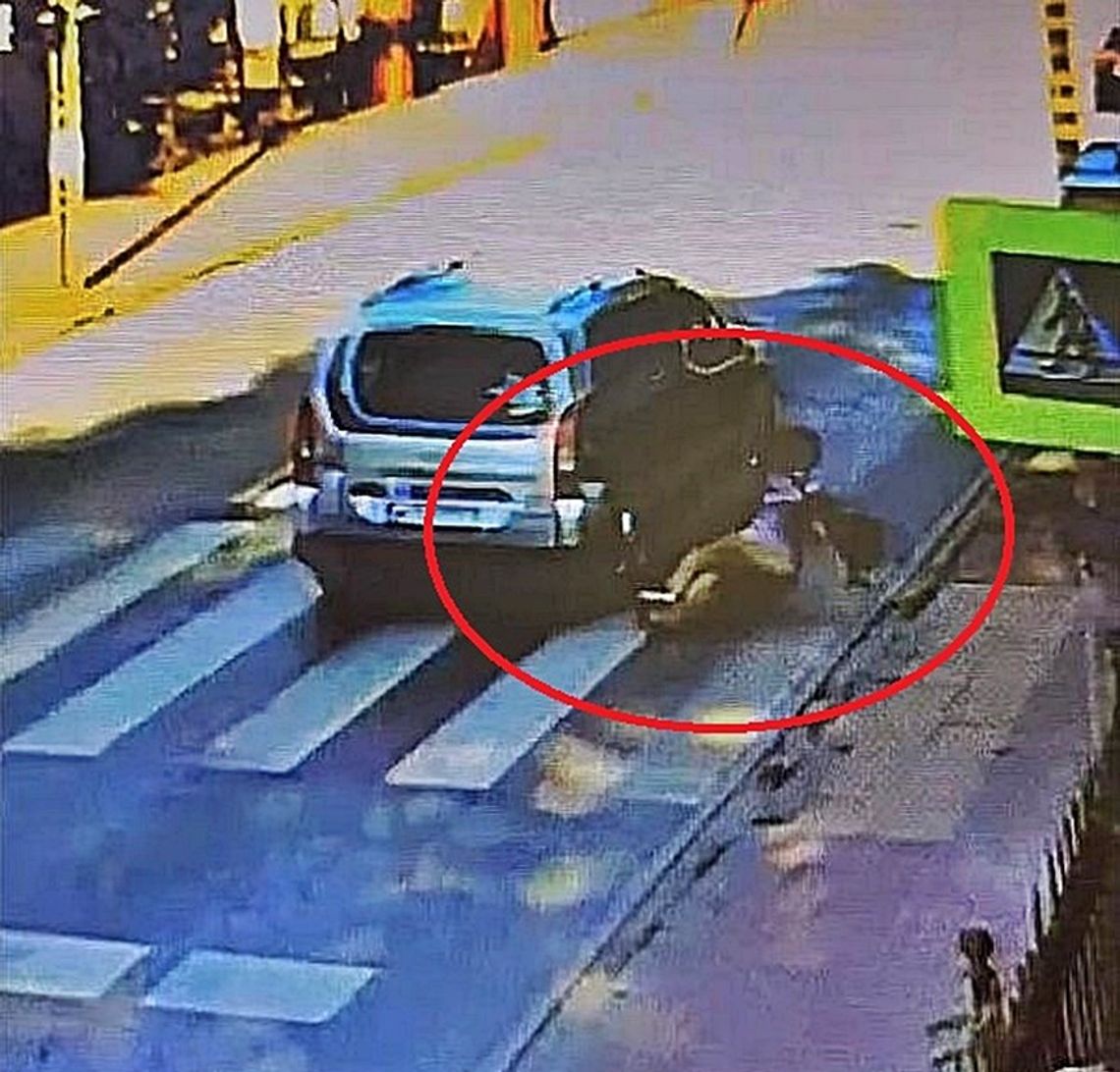 Potrącenie przy kościele. Kierowca uciekł Potrącenie przy kościele. Kierowca uciekł