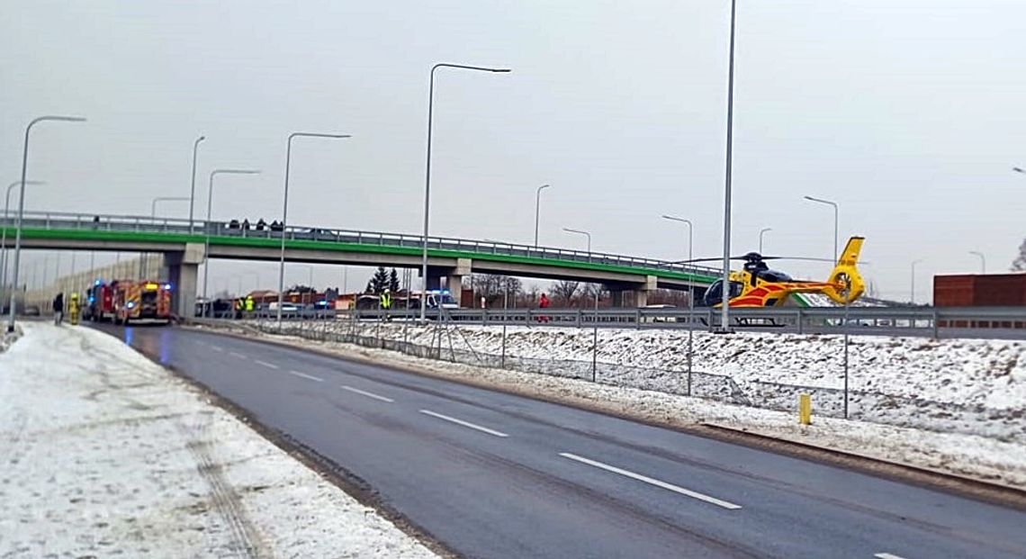 Pilne! Poważne utrudnienia w ruchu. Wypadek dwóch pojazdów na trasie S17