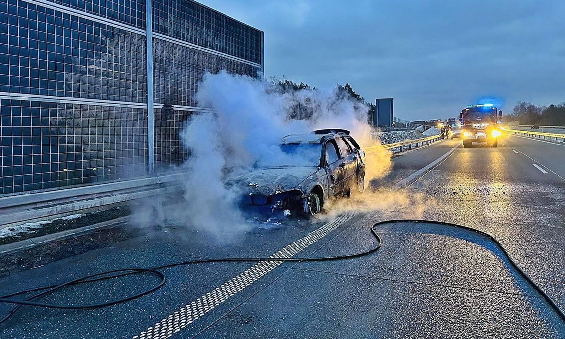 Pożar BMW na S17. Szybka reakcja służb ratowniczych