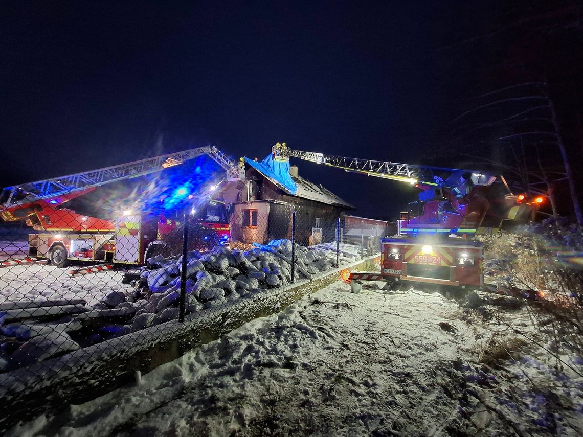 Pożar domu w noc sylwestrową. Rodzina z dziećmi potrzebuje pomocy. Trwa zbiórka