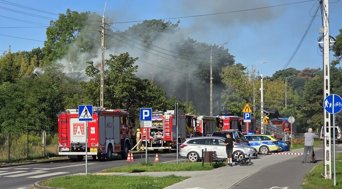 Pożar drewniaka w Otwocku. Rodzina z niepełnosprawnym dzieckiem potrzebuje pomocy Pożar drewniaka w Otwocku. Rodzina z niepełnosprawnym dzieckiem potrzebuje pomocy