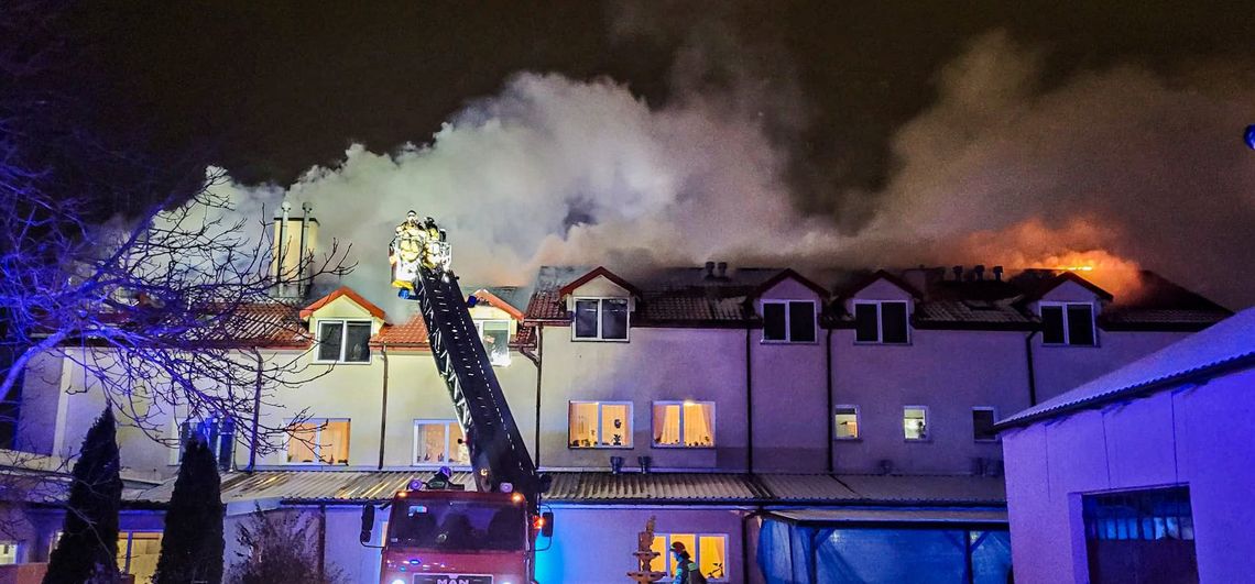 Pożar w domu seniora w Wiązownie. Duża akcja ewakuacyjna pensjonariuszy