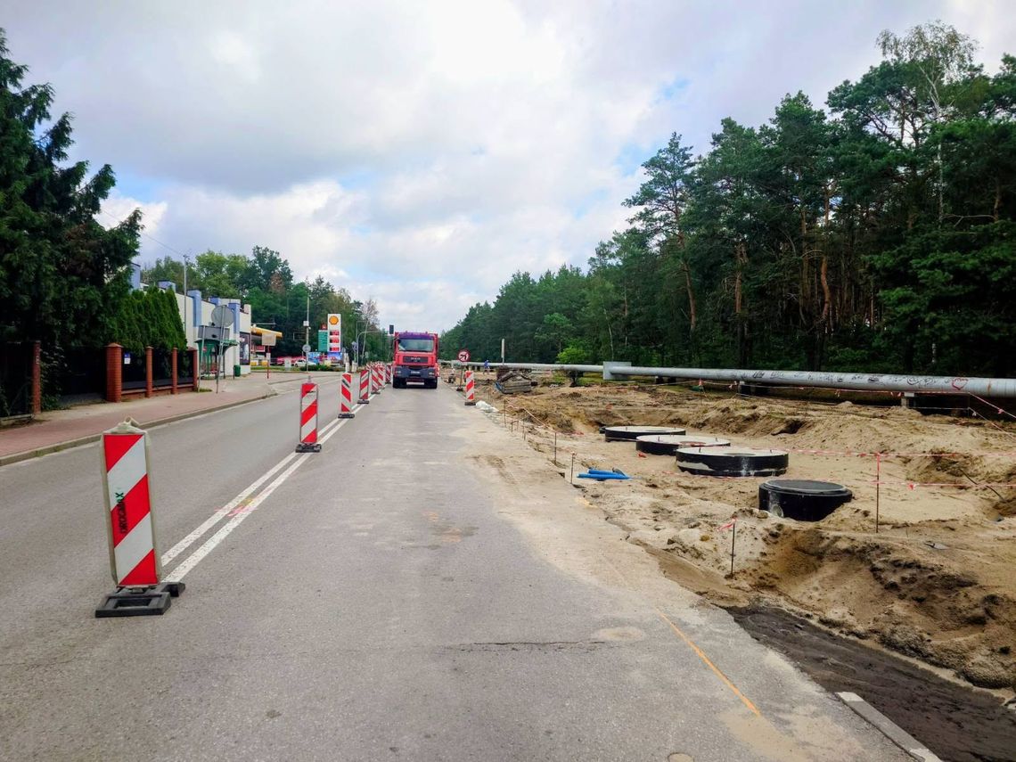 Przebudowa ul. Mickiewicza w Karczewie zgodnie z planem. Wiadomo, kiedy zakończą się największe utrudnienia Przebudowa ul. Mickiewicza w Karczewie zgodnie z planem. Wiadomo, kiedy zakończą się największe utrudnienia