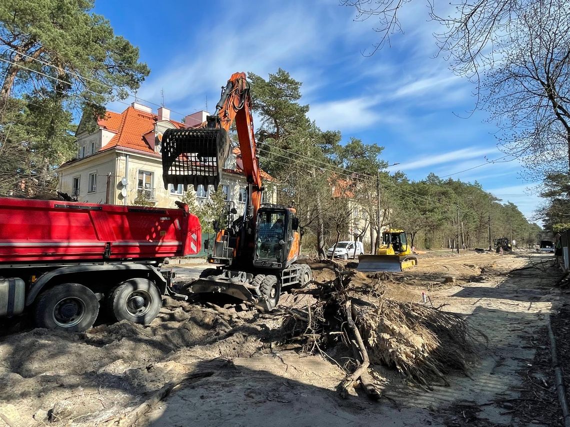 Przebudowa ul. Poniatowskiego w Otwocku. Powstaną dwa ronda, ścieżki i nowe chodniki
