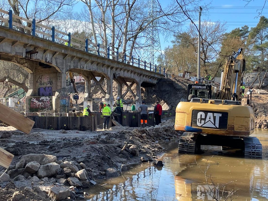 Remont zabytkowego mostu dawnej kolejki. Jak zmieni się przeprawa pomiędzy Otwockiem i Józefowem?