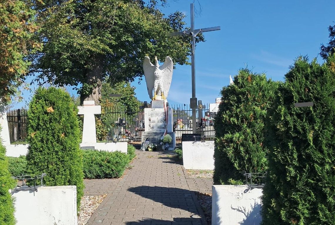 Renowacja cmentarza wojennego w Karczewie Renowacja cmentarza wojennego w Karczewie