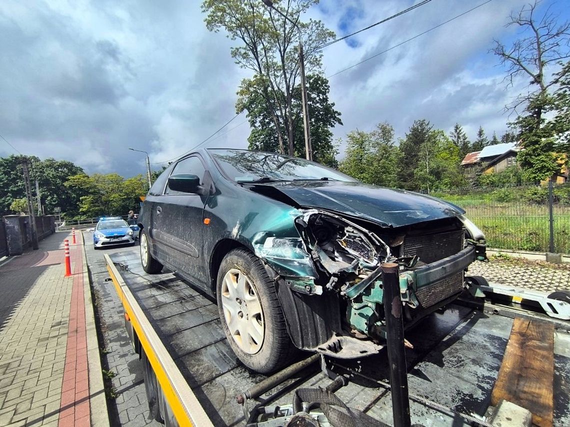 Rozbił auto i dalej jeździł „złomem”