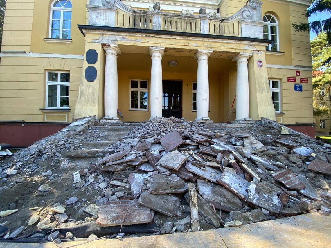 Rewitalizacja zabytkowego ratusza w Otwocku. Będą dwa etapy