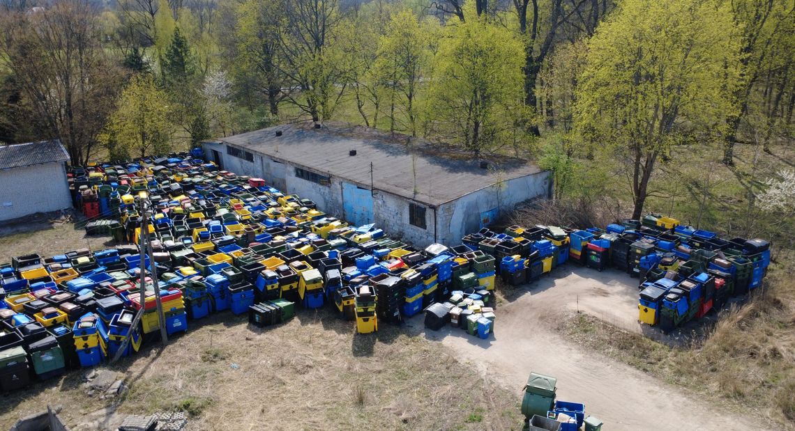 Setki pojemników na odpady. Mieszkańcy protestują. Co na to firma?