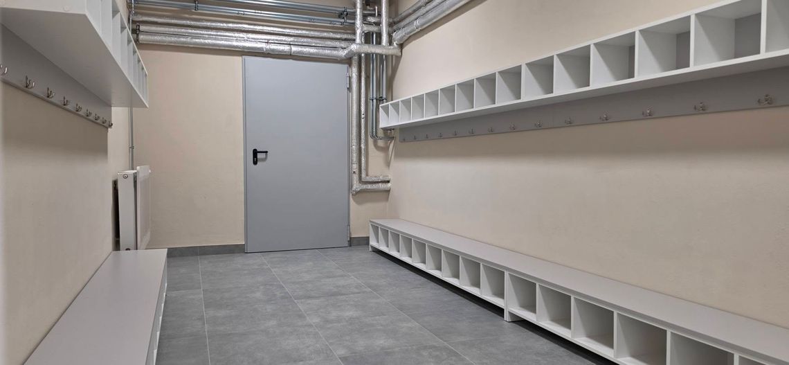 Szatnia przy sali gimnastycznej w Kołbieli po remoncie. Prace kosztowały ponad 453 tys. zł Szatnia przy sali gimnastycznej w Kołbieli po remoncie. Prace kosztowały ponad 453 tys. zł